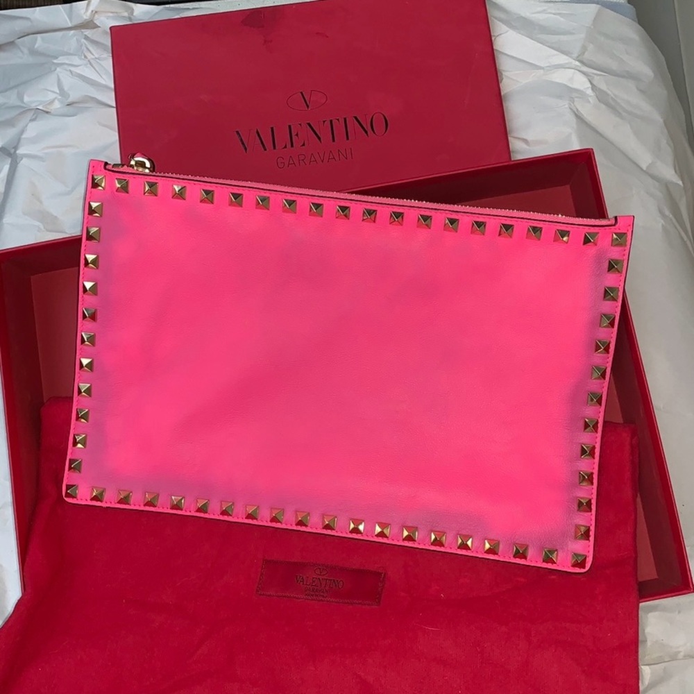 Valentino Garavani Pink Leather Rockstud Clutch